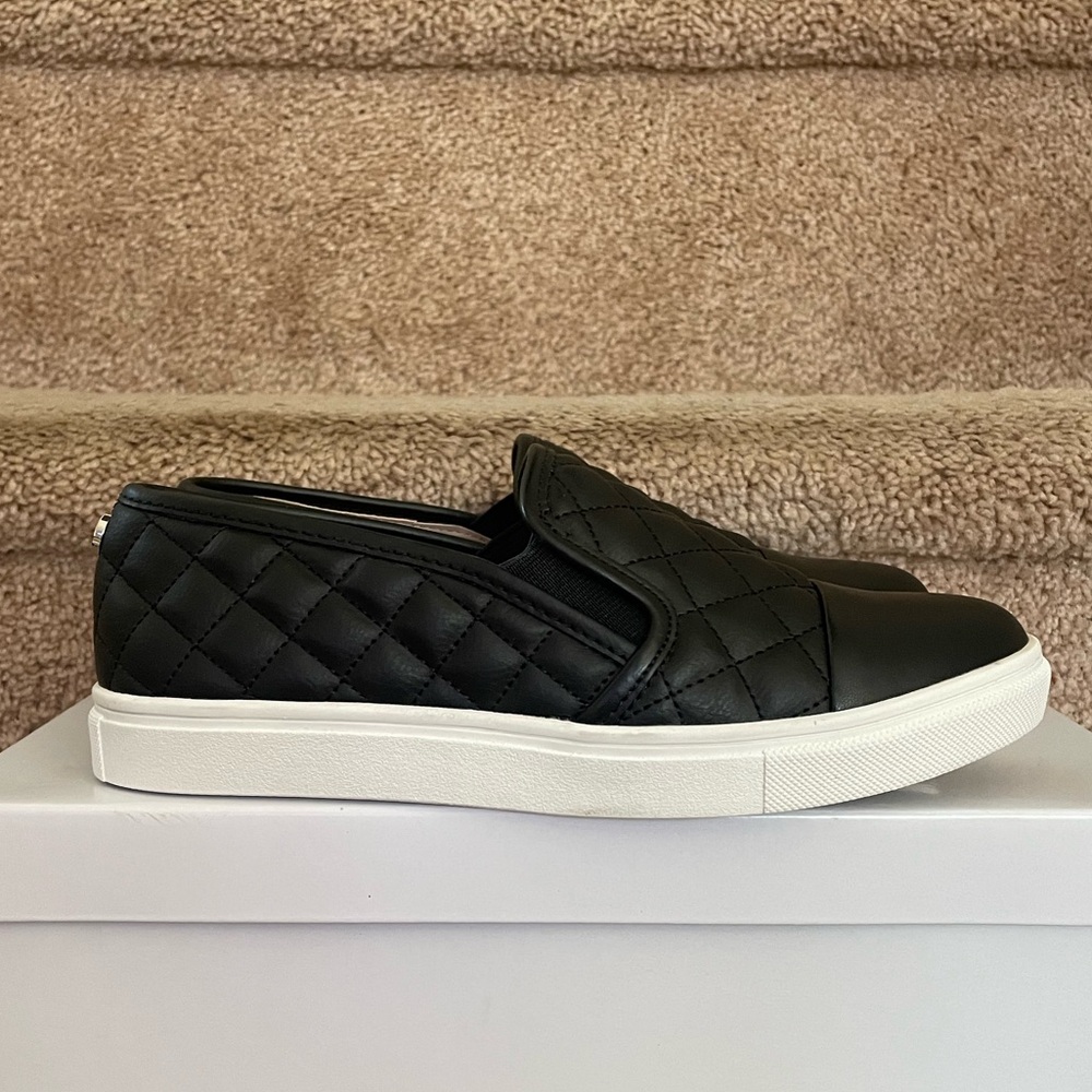 Steve Madden Zaander Sneaker - Picture 5 of 7